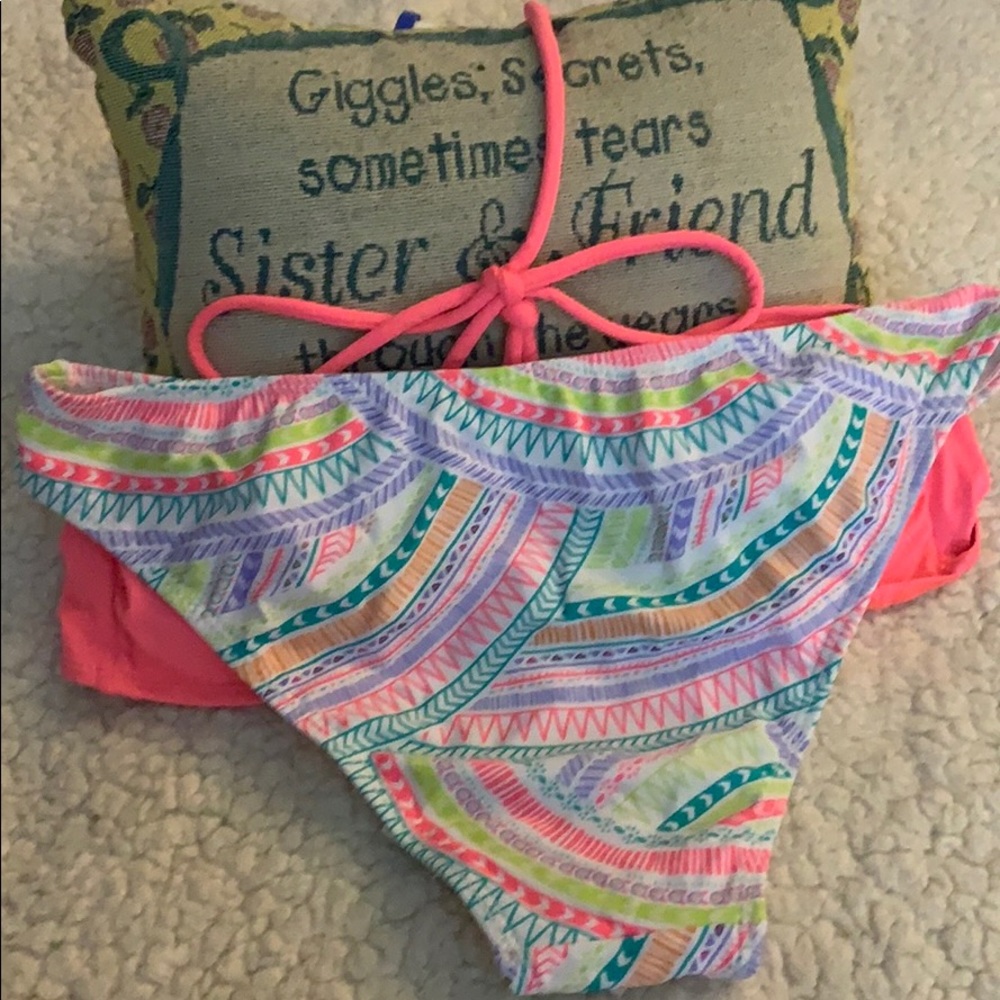 Bathing suits - Picture 5 of 7